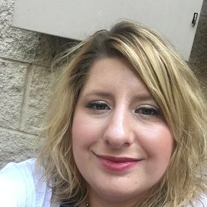 Meet your Posher, Courtney